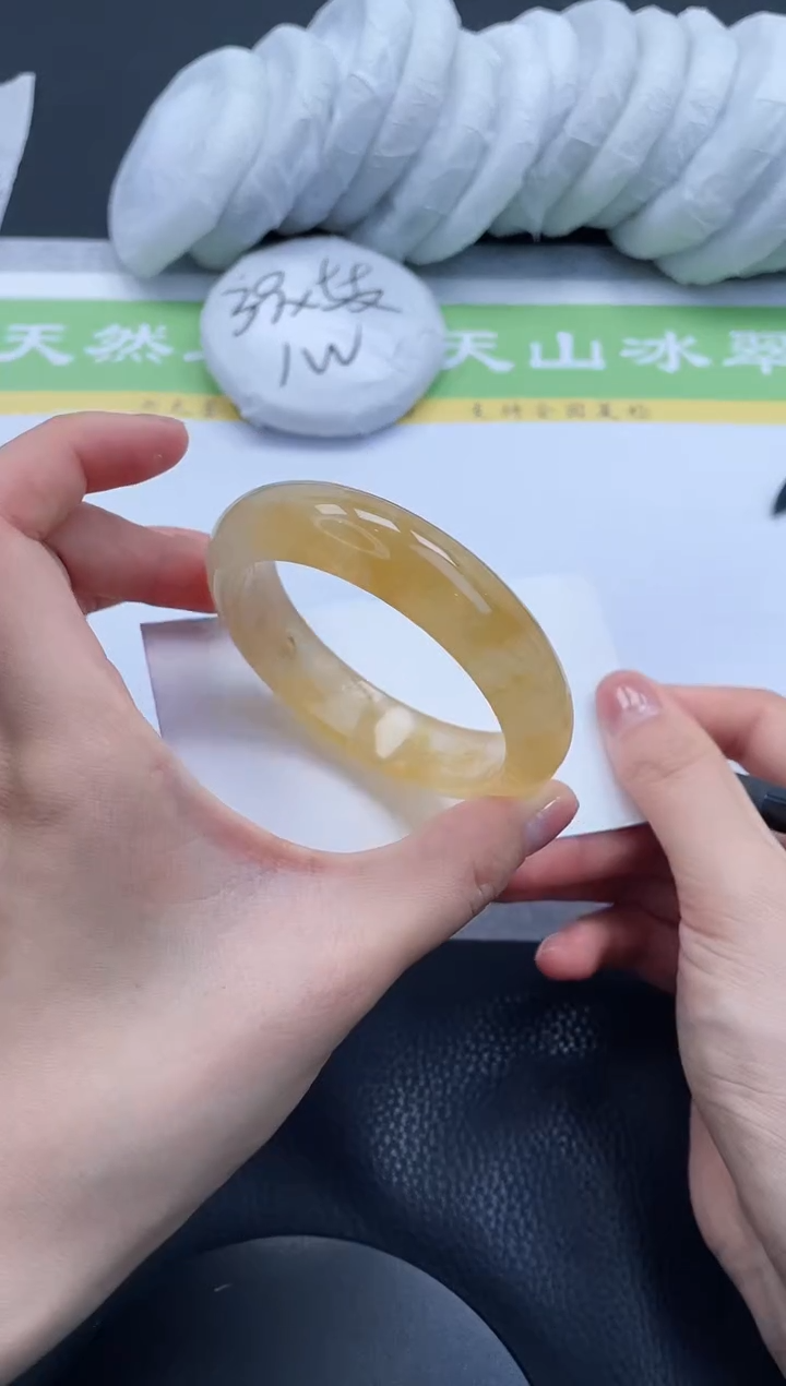 【闪购商品】石英质玉手镯未镶嵌A197-55+