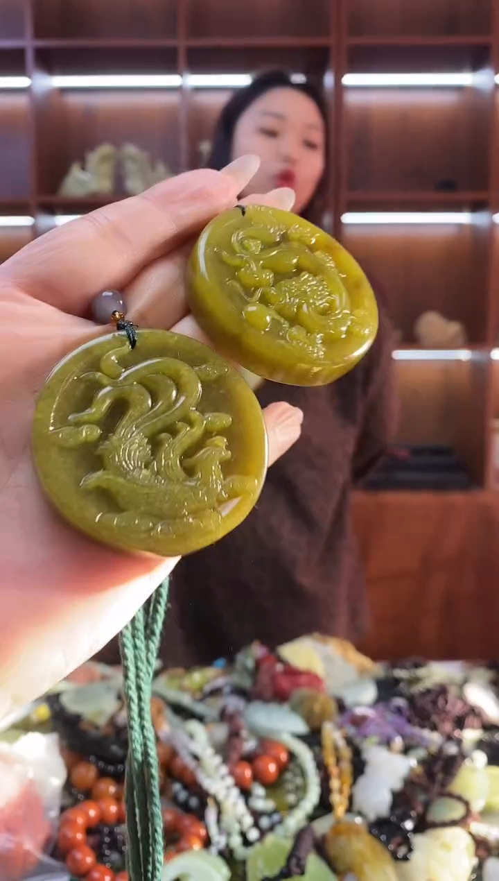 未镶嵌岫玉吊坠多样性发其一对