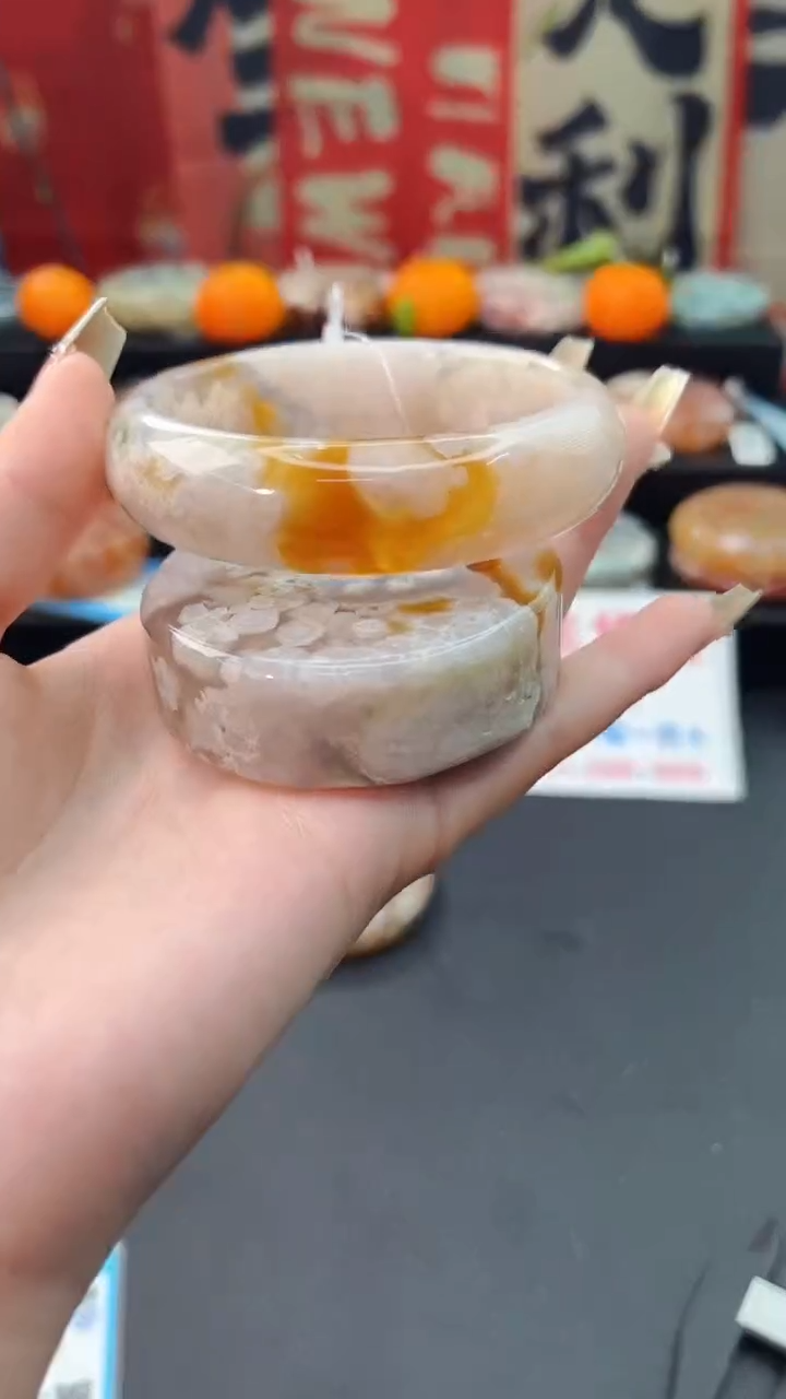 【闪购商品】石英质玉手镯未镶嵌赠送镯心（60圈口）