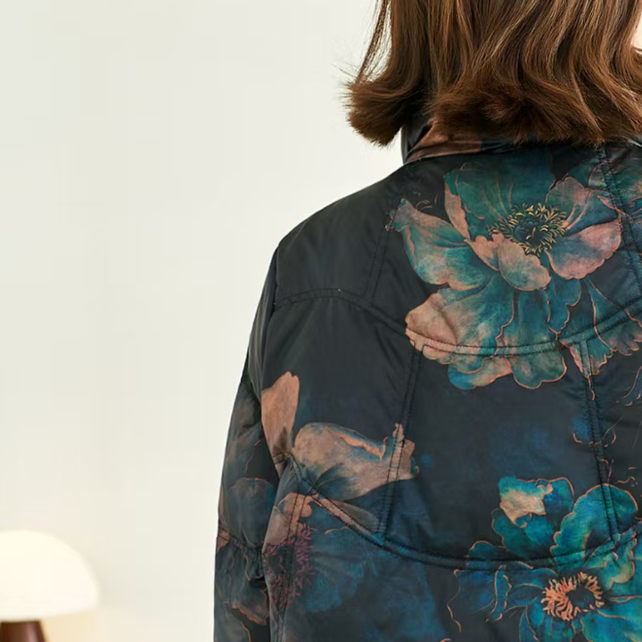 长袖修身型女款保暖鸭绒服立领休闲复古