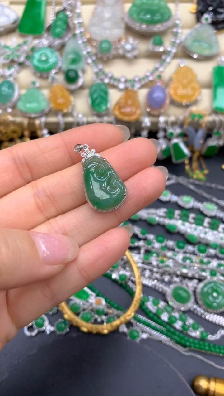 【闪购商品】翡翠颈饰18K金镶嵌106-中国好珍宝