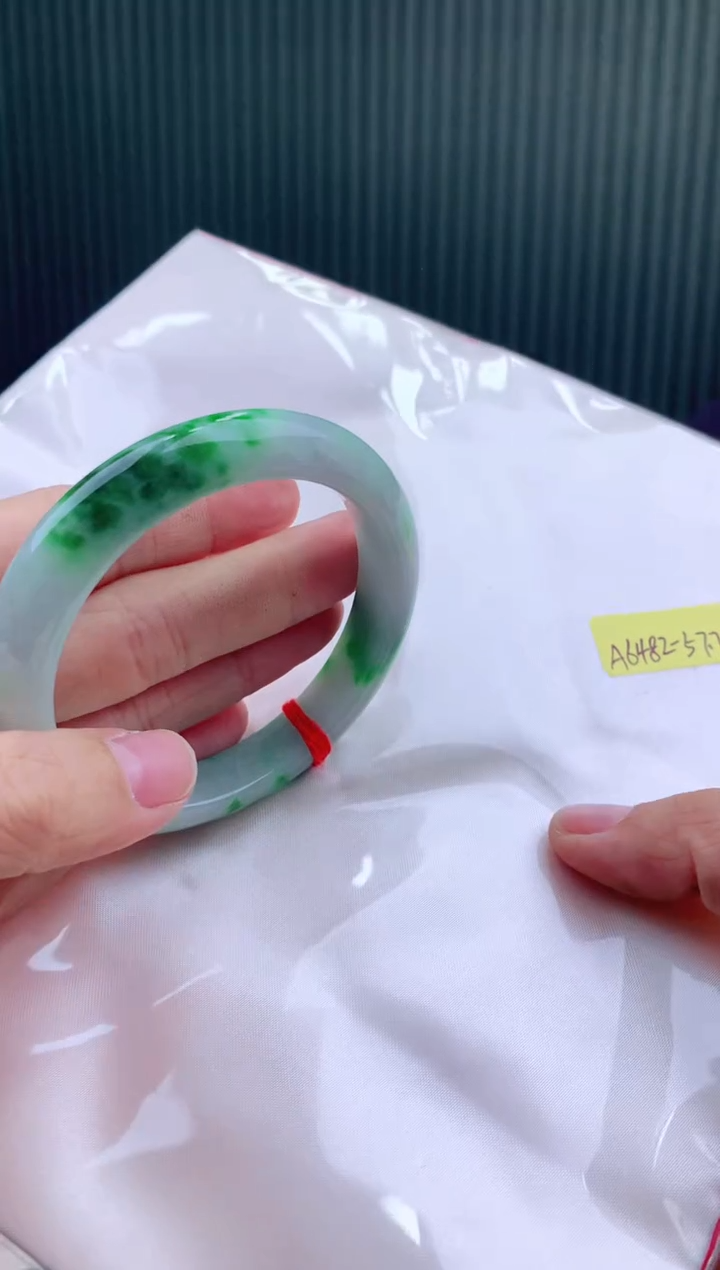 未镶嵌手镯翡翠57+