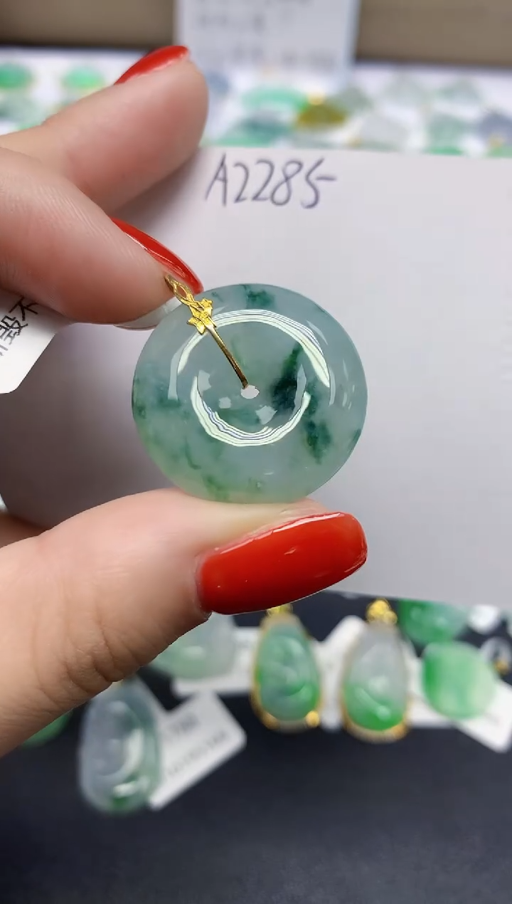 颈饰18K金镶嵌翡翠天然缅甸翡翠A货翡翠百元以上9元证书费自理