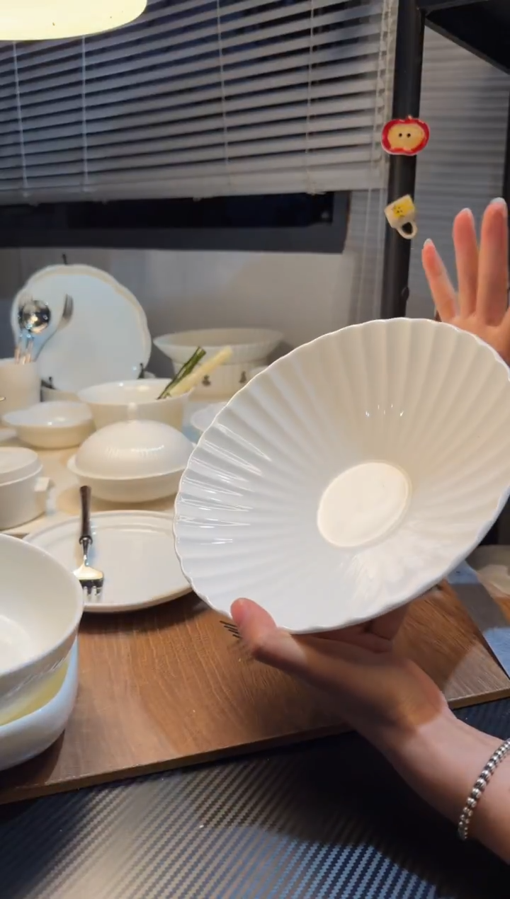 9英寸斗笠碗线条