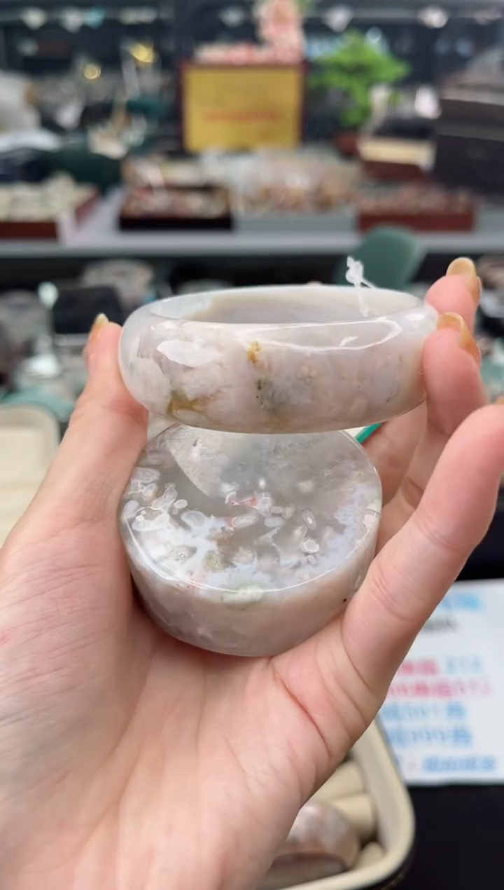 【闪购商品】石英质玉手镯未镶嵌56圈口（不退不换）106190