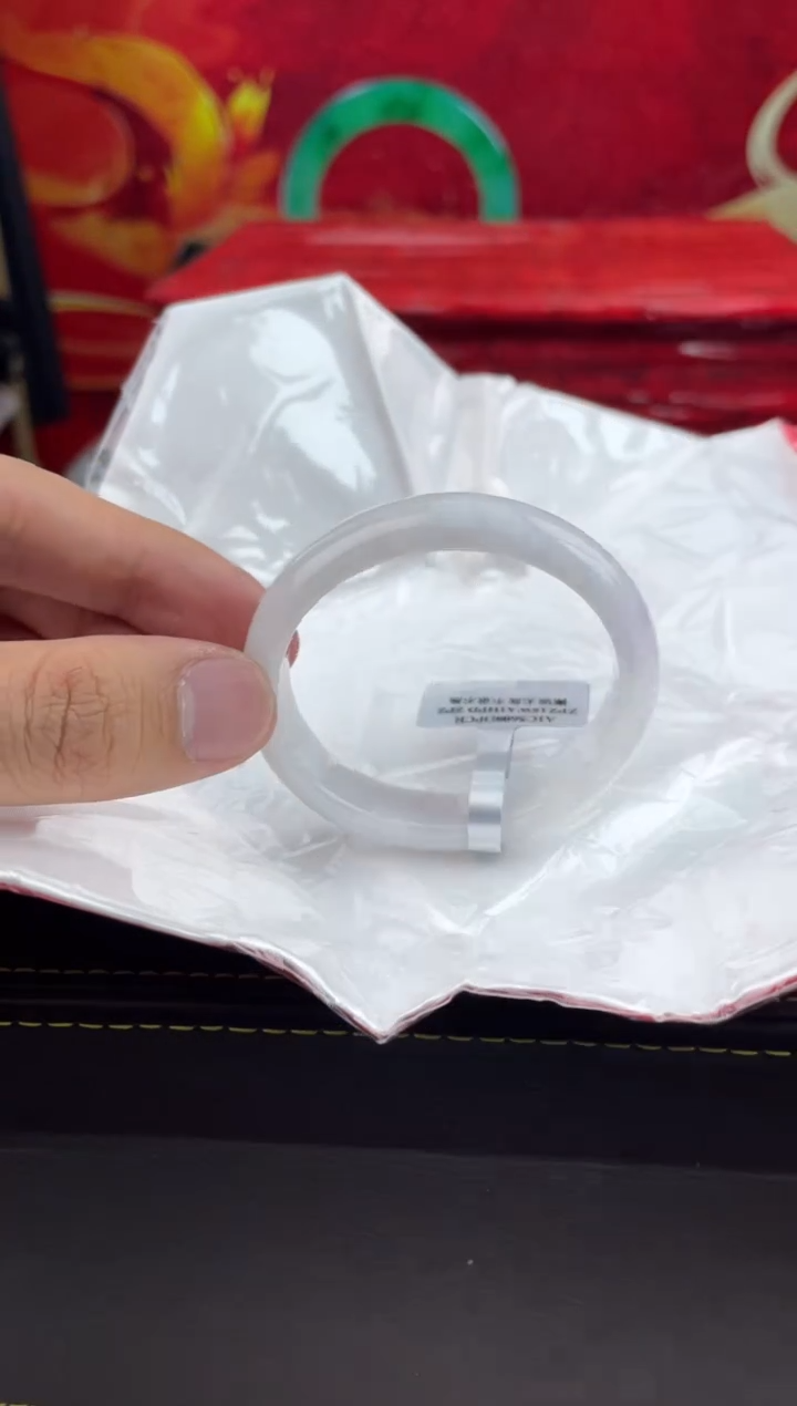 【闪购商品】翡翠手镯（贵妃镯）未镶嵌6翡翠手镯（微瑕）