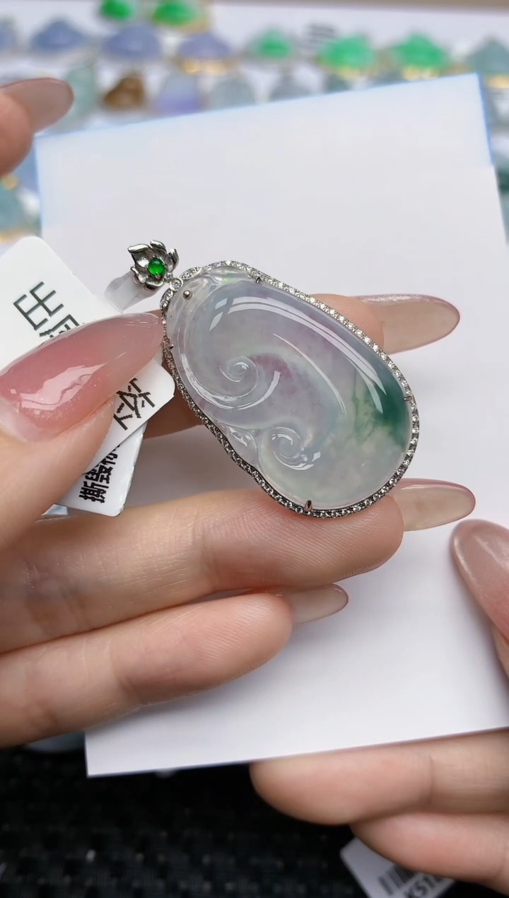 【闪购商品】翡翠挂件18K金镶嵌天然翡翠A货