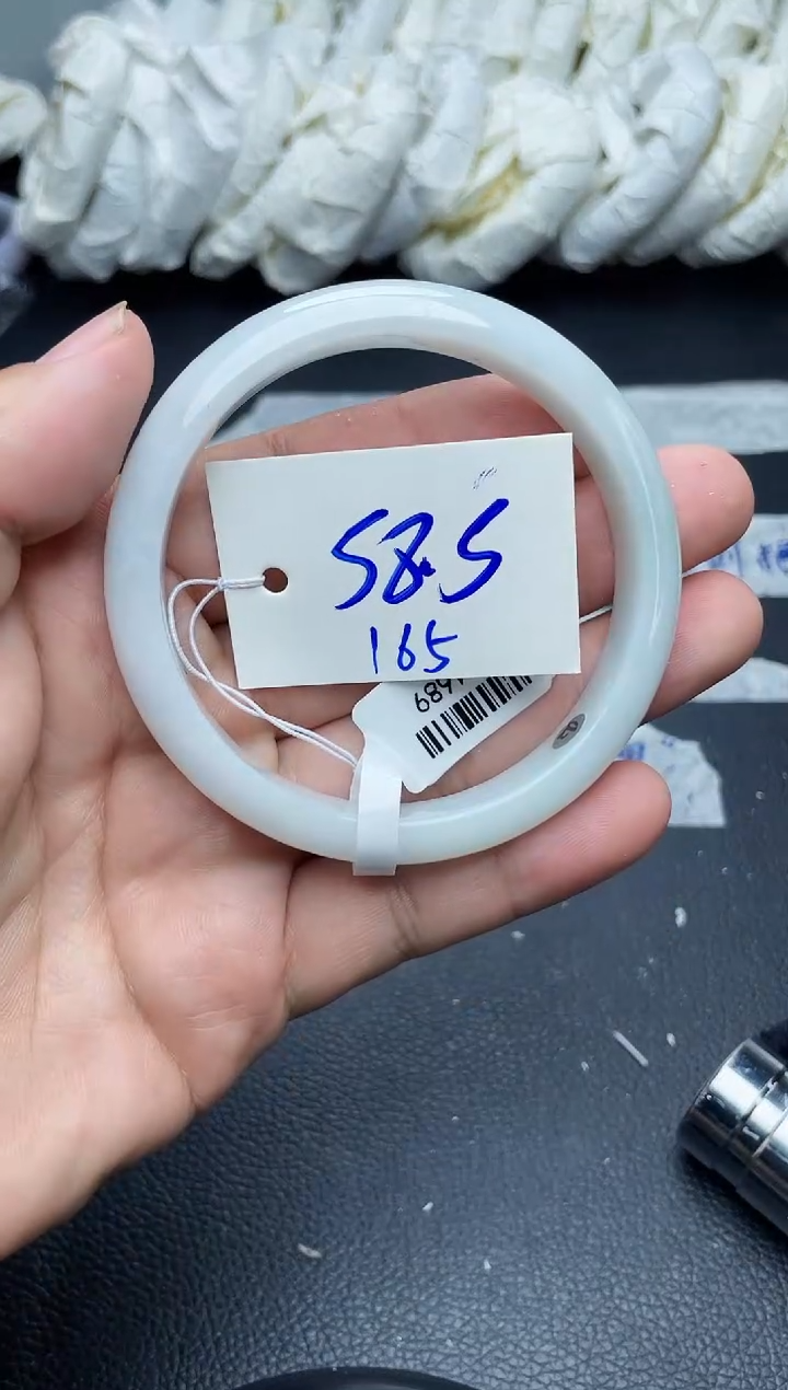 翡翠手镯未镶嵌165