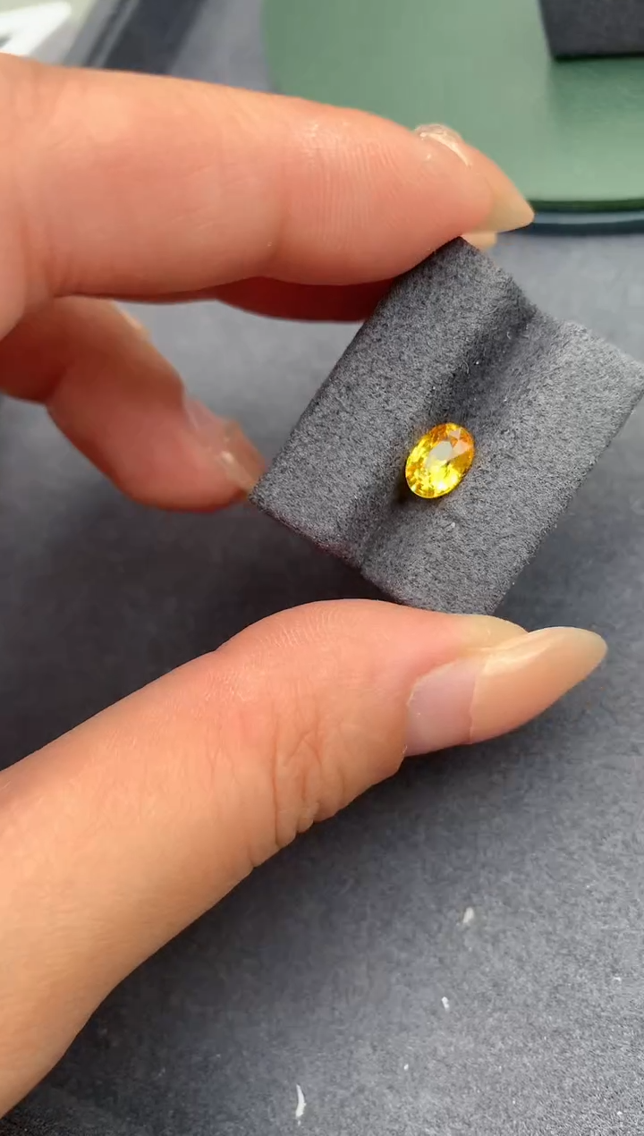 【闪购商品】彩色蓝宝石裸石未镶嵌1ct黄蓝宝