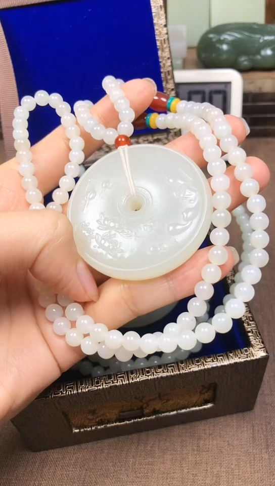 颈饰未镶嵌和田玉一**梦一生