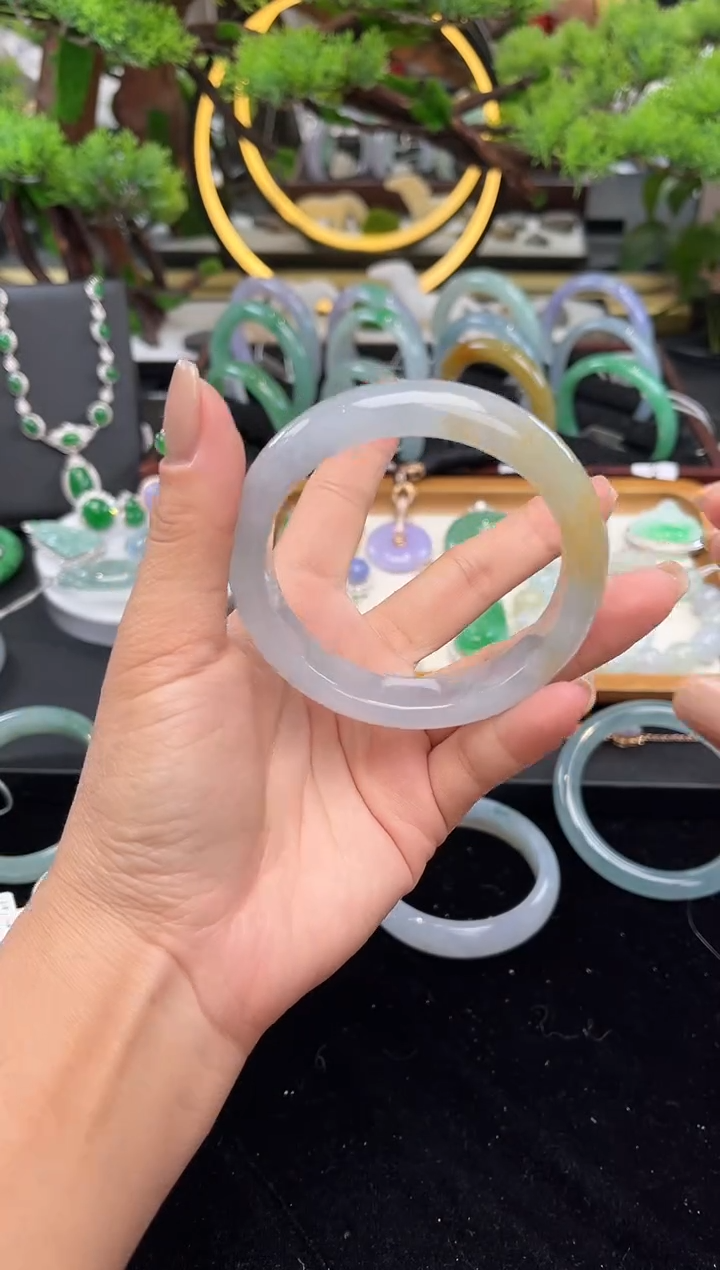 未镶嵌手镯翡翠手镯