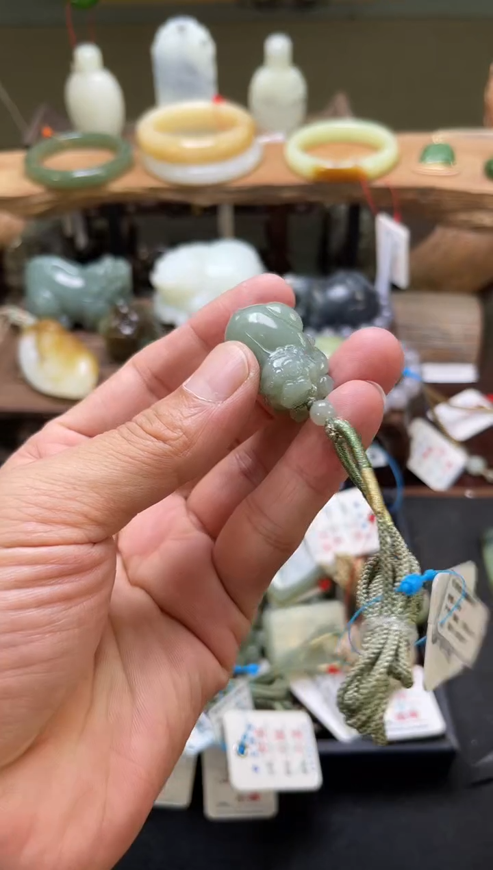 和田玉未镶嵌吊坠(不含链)吐拉牧场貔貅9009377