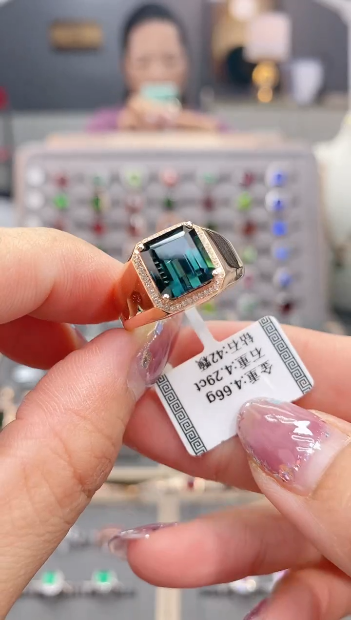 碧玺戒指18K金镶嵌4.29      