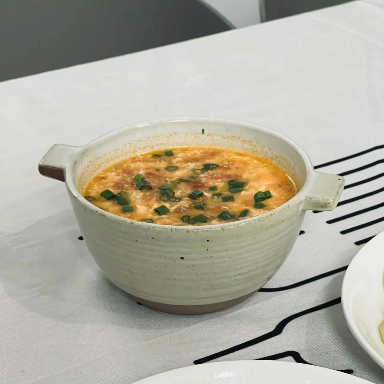 景德镇手工双耳挂碗手工面碗汤碗手捏瓷碗 双耳碗画釉