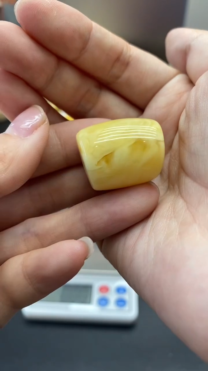 琥珀未镶嵌珠宝奇石2491