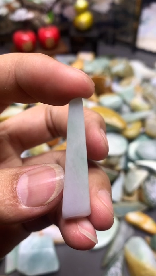 【闪购商品】翡翠耳饰未镶嵌天然翡翠A货