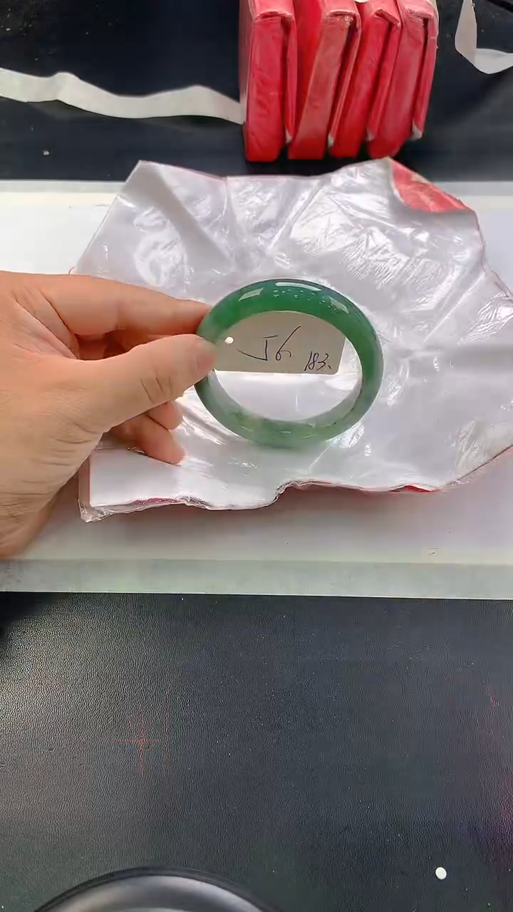 未镶嵌手镯翡翠183