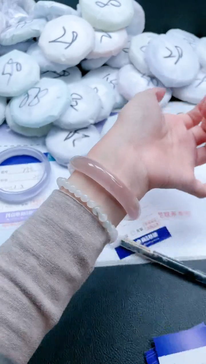 【闪购商品】石英质玉手镯未镶嵌 冰裸粉手镯-53