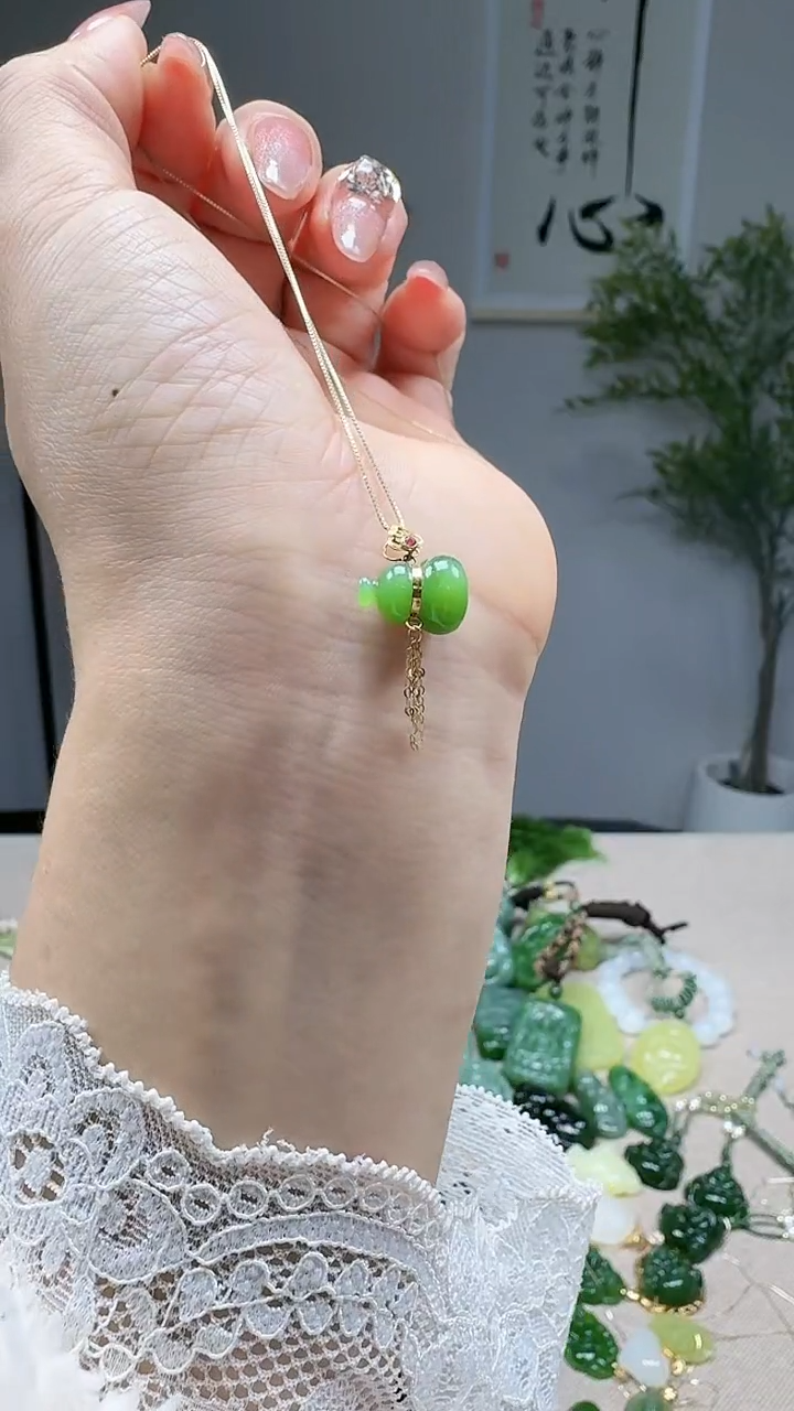 吊坠(不含链)18K金镶嵌和田玉1