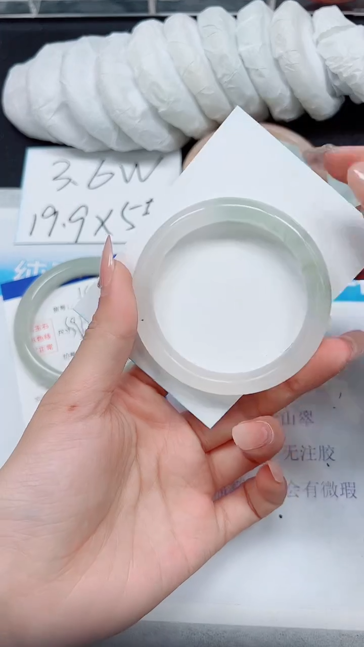 【闪购商品】石英质玉手镯未镶嵌A188-54/55