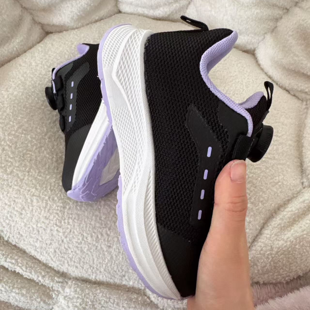 TZTY018035牧歌家儿童时尚百搭舒适碳板轻跑运动鞋