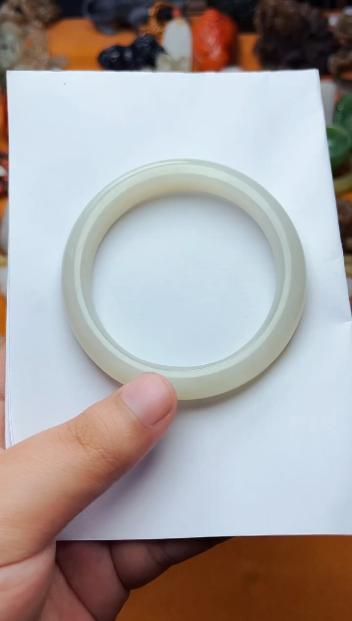 【闪购商品】和田玉手镯未镶嵌56.7圈口