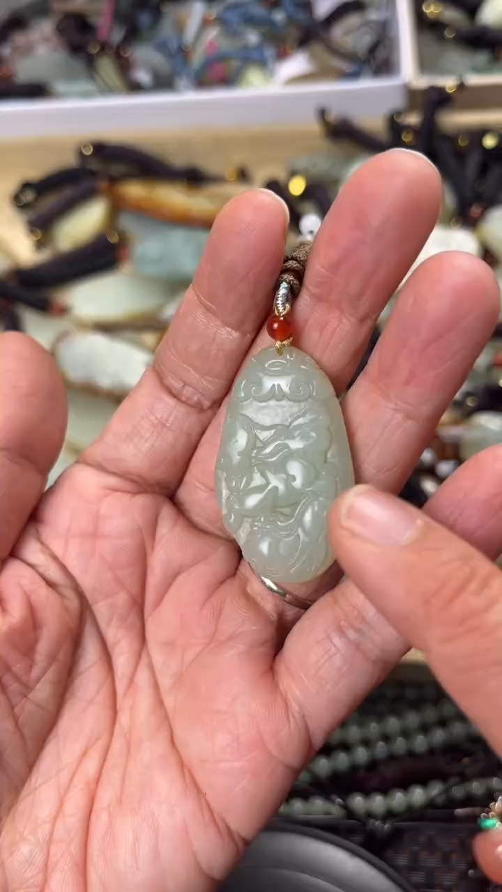 【闪购商品】和田玉颈饰未镶嵌多样性发货没有证书拍一发一有瑕