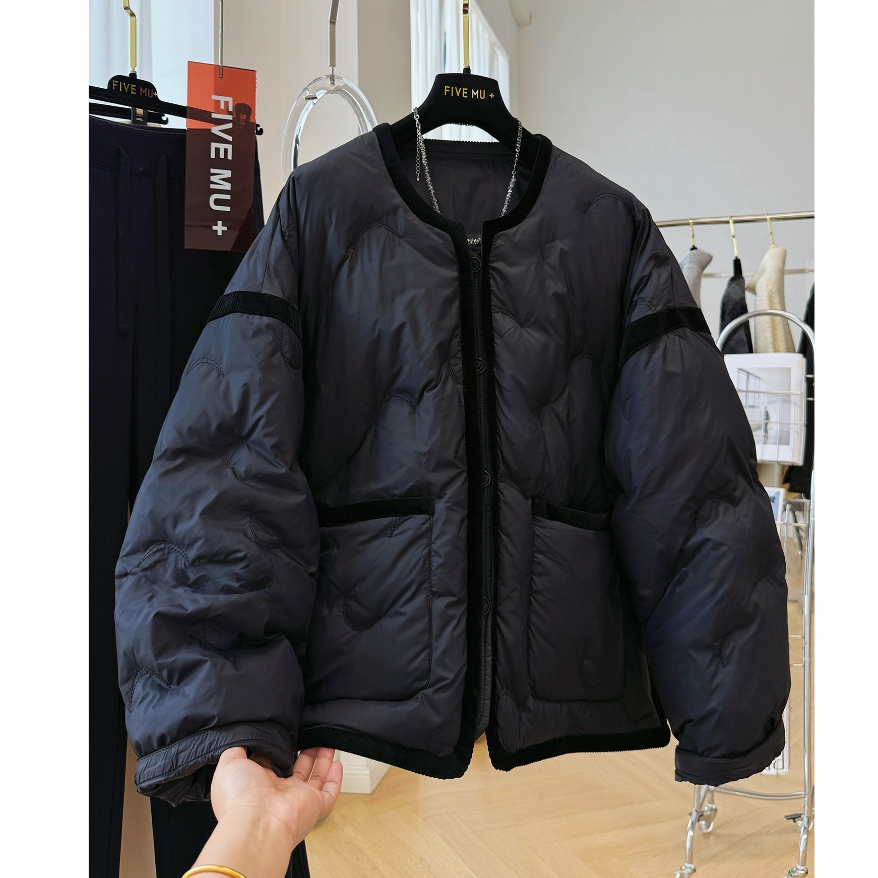 慵懒风90白鸭绒羽绒服女2025冬季新款休闲宽松洋气面包服外套