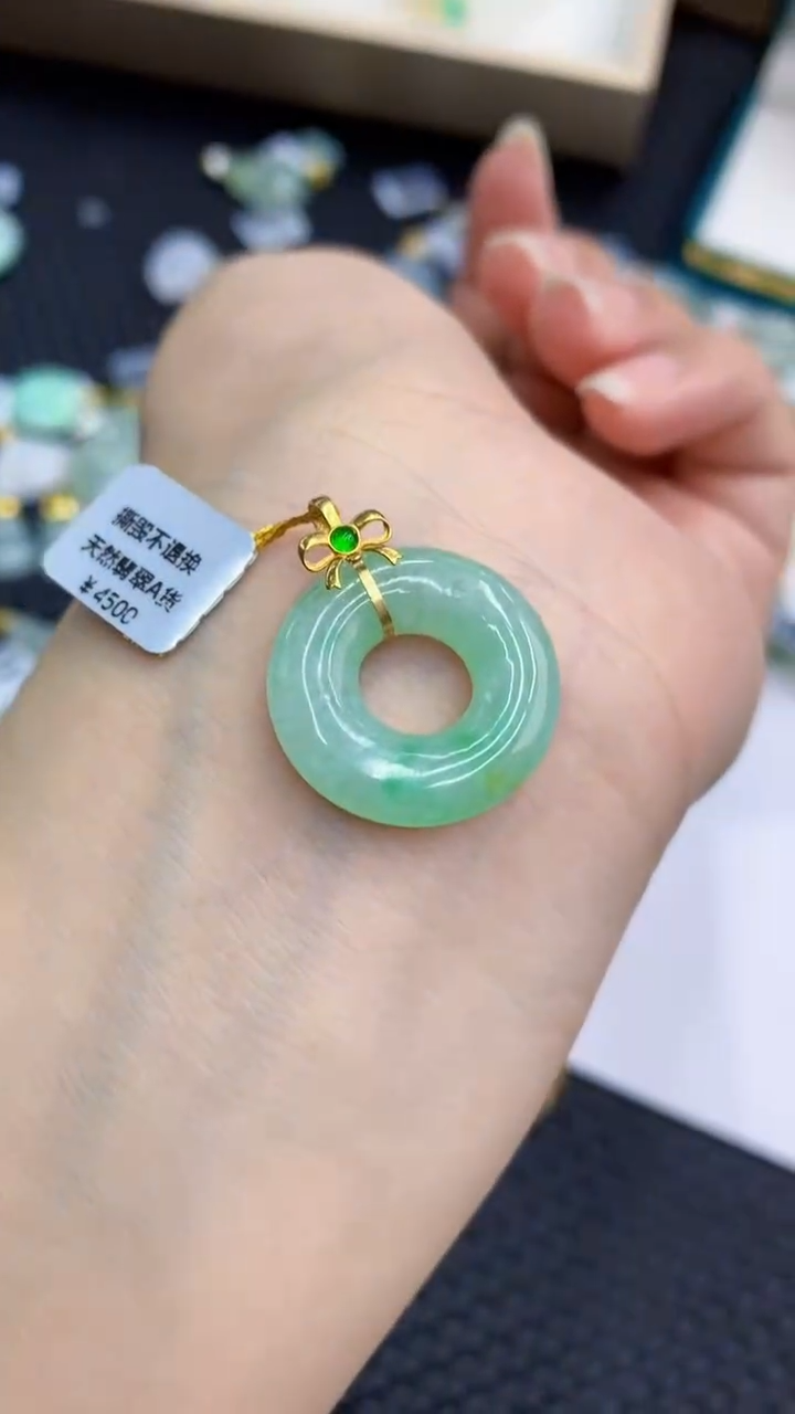 【闪购商品】翡翠颈饰18K金镶嵌            8