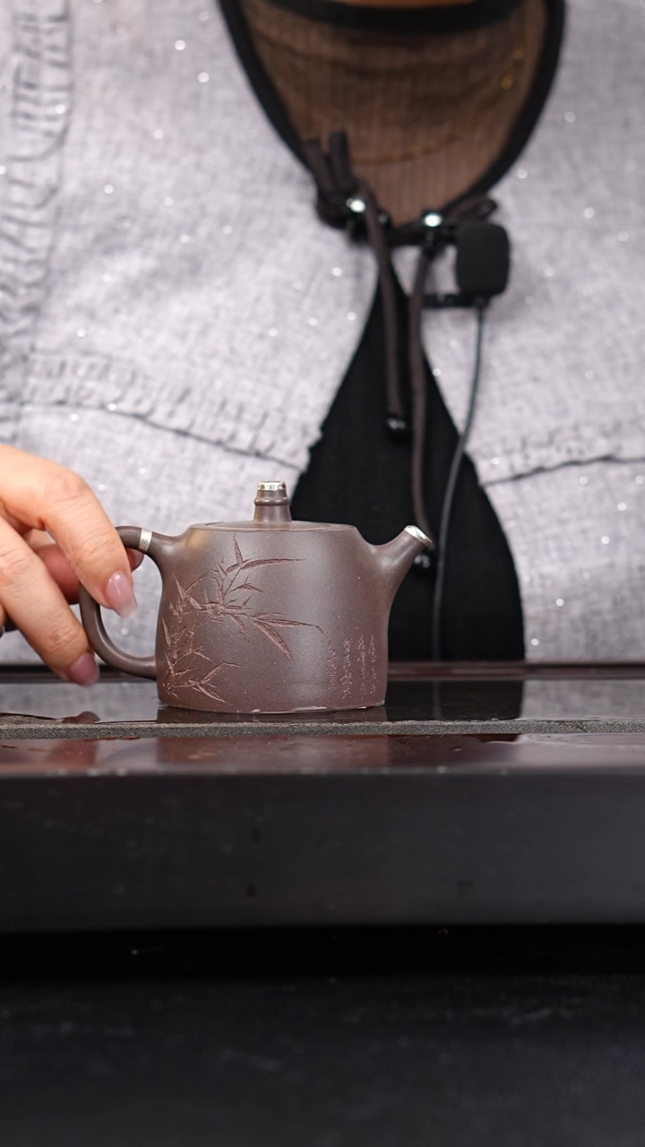 茶壶紫砂大水潭天青汉铎包银竹子（汉铎）160cc朱启华