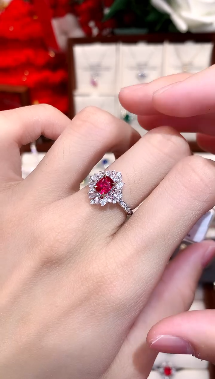 【闪购商品】尖晶石戒指18K金镶嵌0.85ct/天然宝石/七天无理由