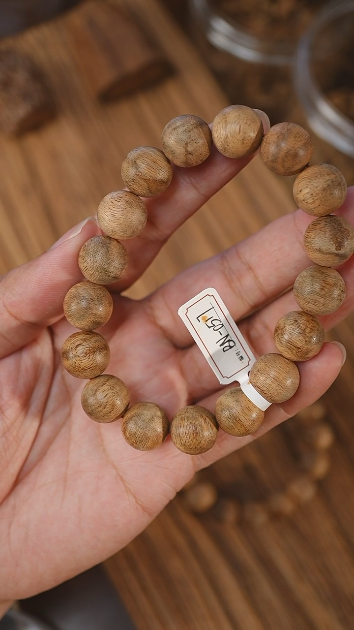 手串沉香菩萨棋金星1.36-14克+BN0517