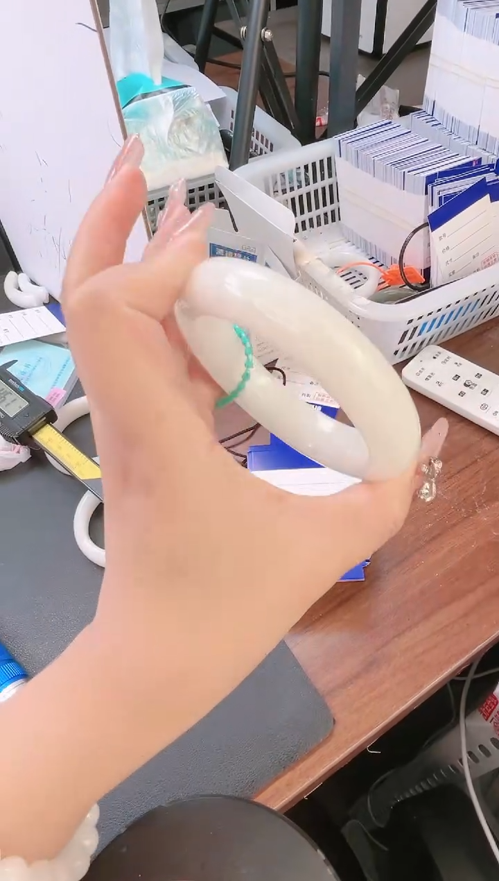 未镶嵌手镯和田玉10T24-58