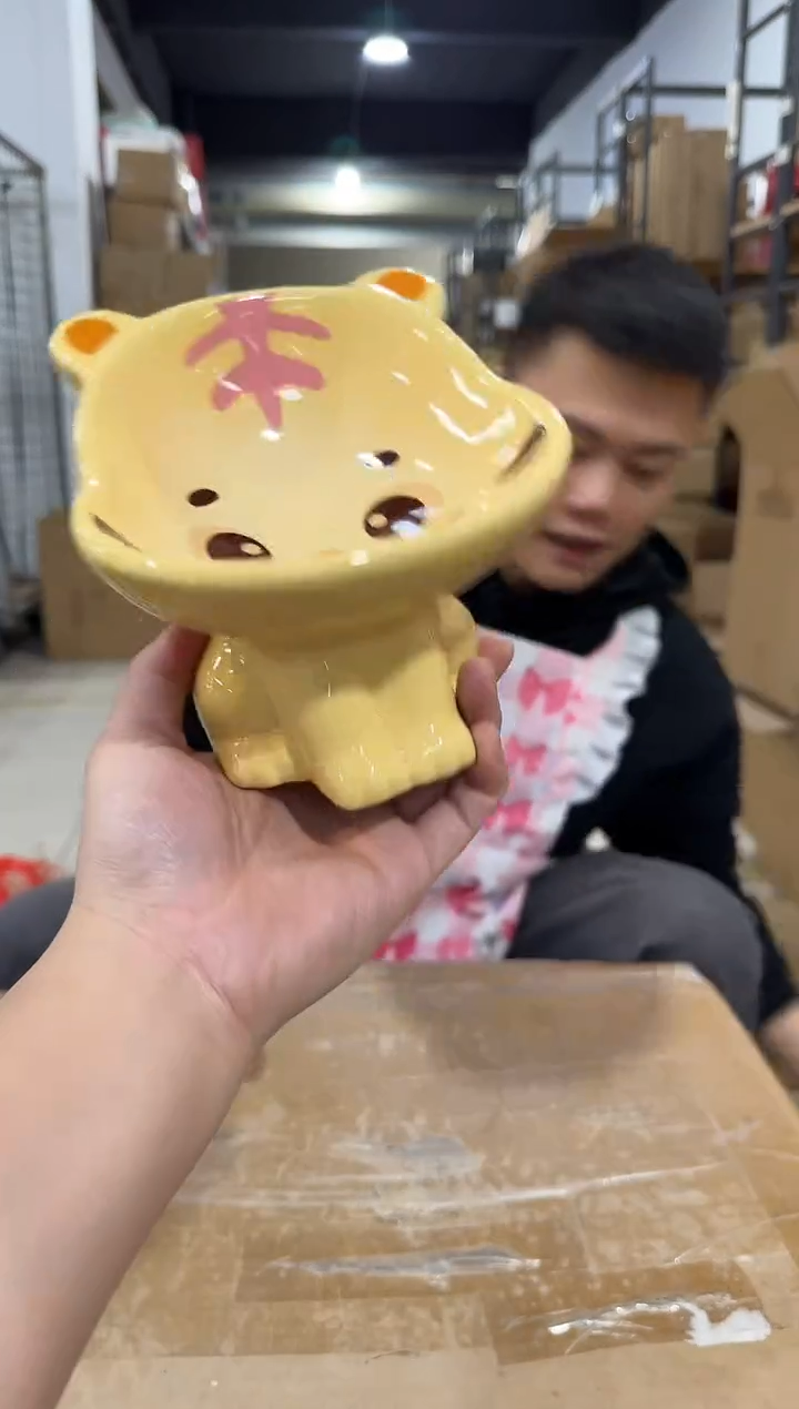 瓷片老虎猫碗     