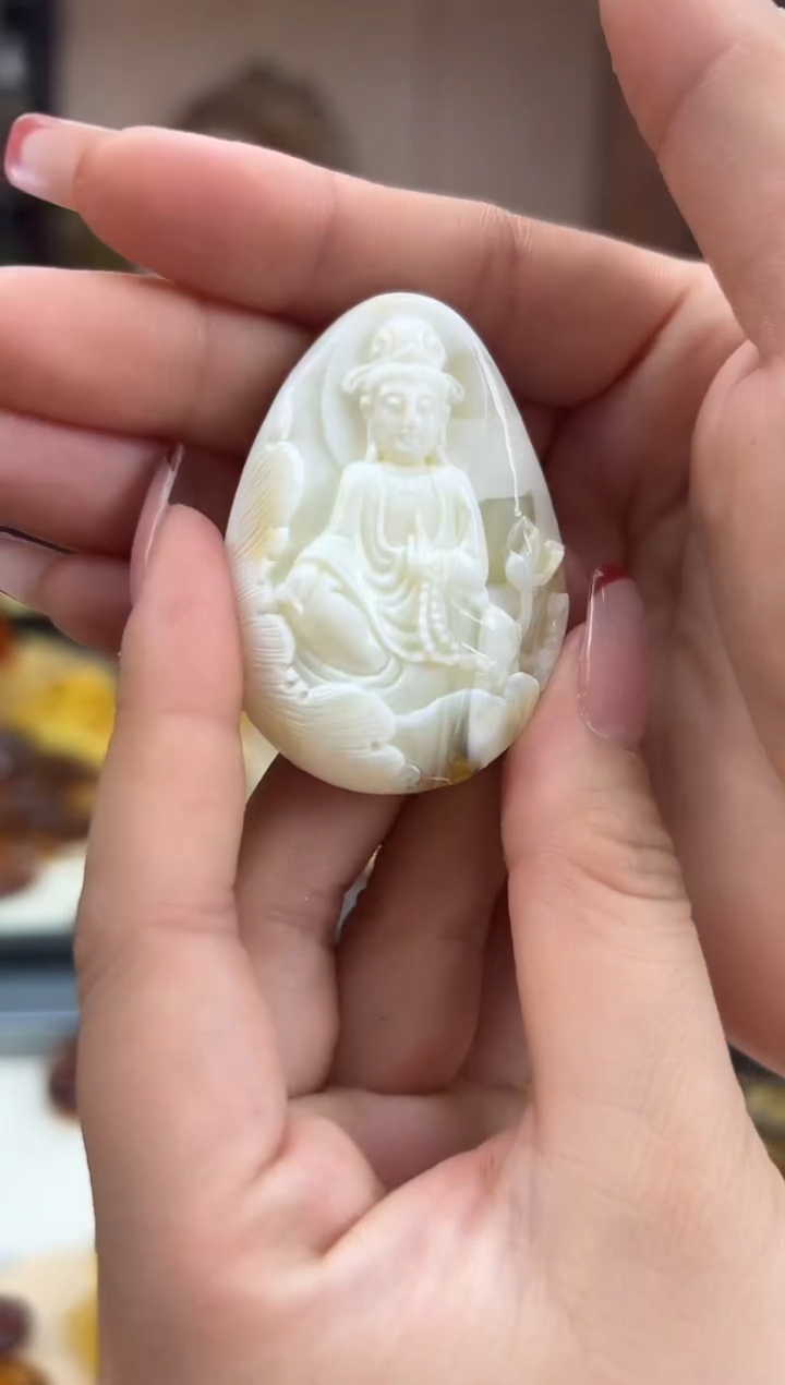 【闪购商品】琥珀裸石未镶嵌蜜蜡吊坠