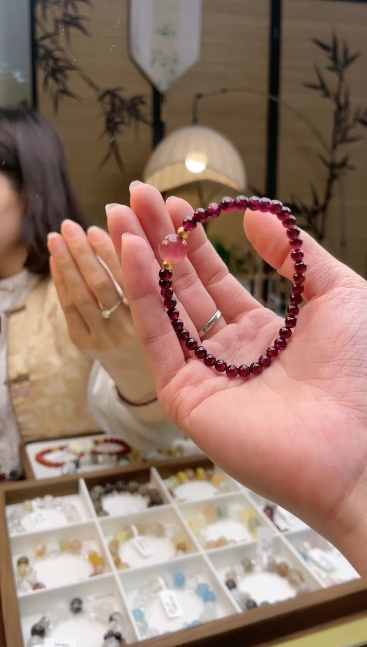 【闪购商品】水晶手链未镶嵌草莓晶