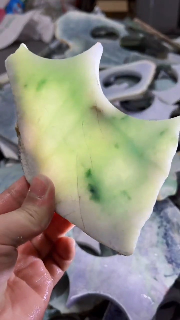 【闪购商品】翡翠挂件未镶嵌A货康壹010