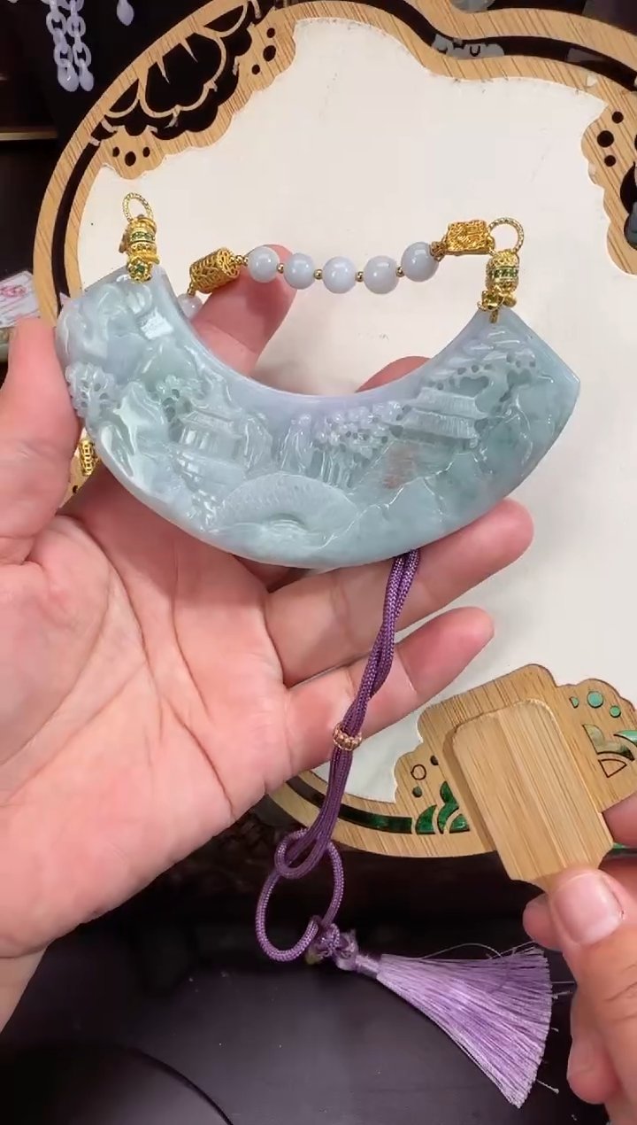 【闪购商品】翡翠颈饰未镶嵌牌子