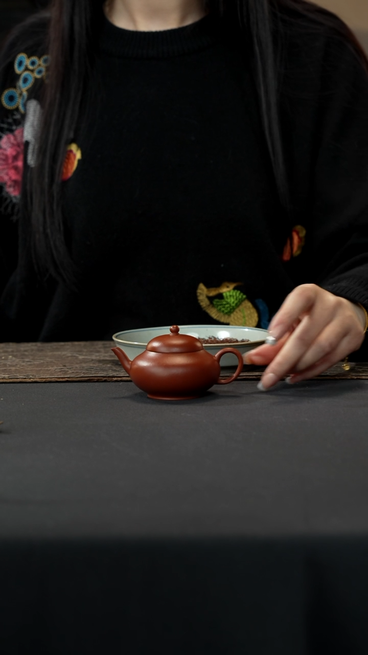 【闪购商品】紫砂茶壶朱泥小宫灯120cc