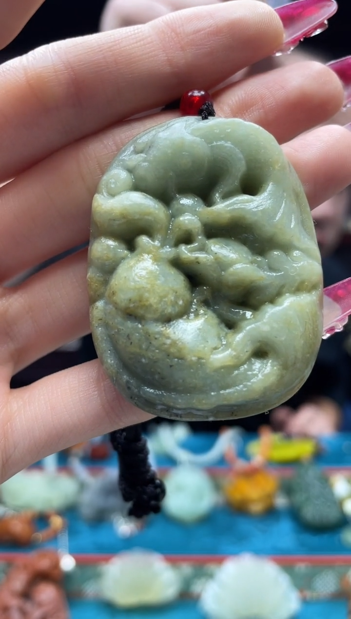 未镶嵌岫玉吊坠·