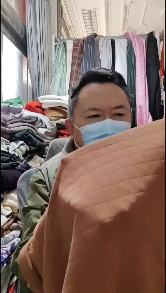 焦糖色棋子格图案布料