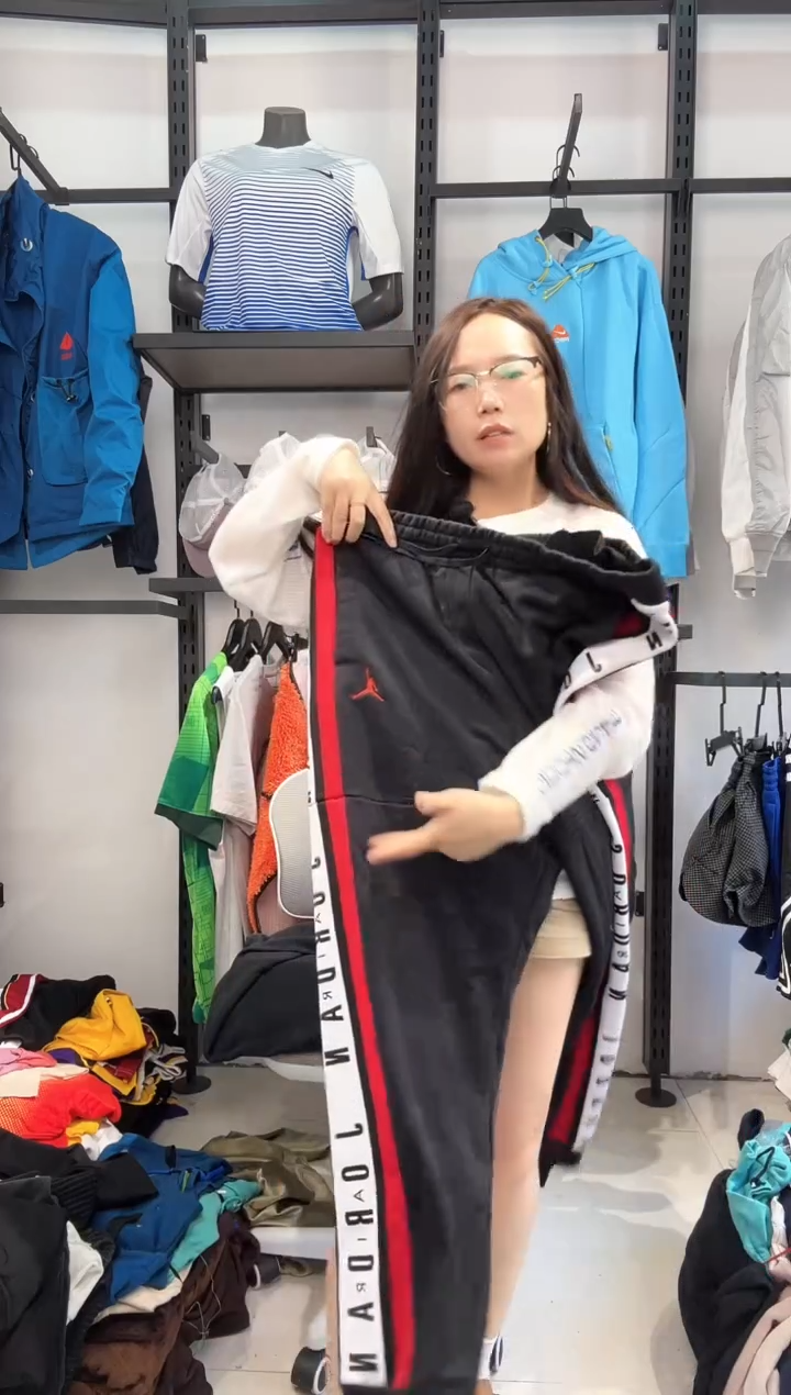 2566  编码  耐克卫衣服饰瑕疵款过款为准 尺码