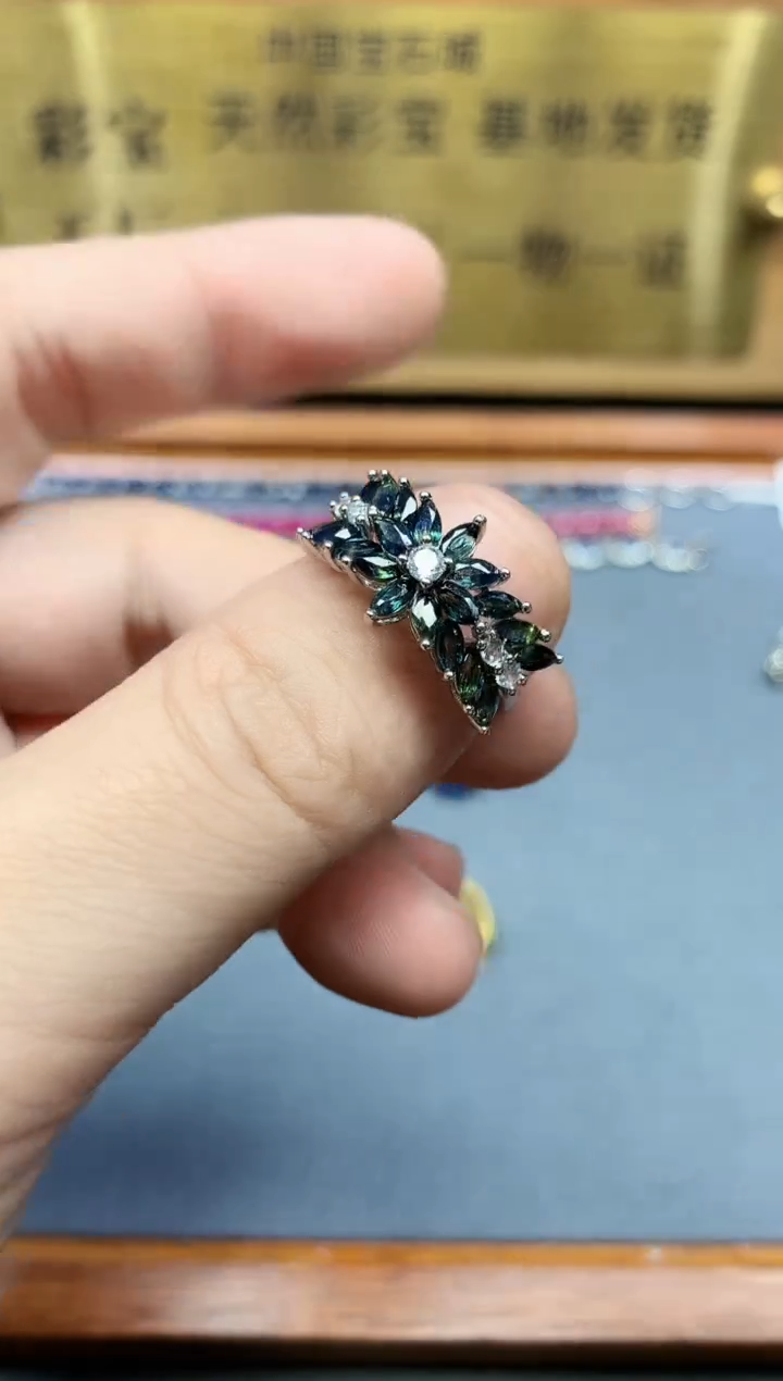 【闪购商品】蓝宝石戒指银S925镶嵌........