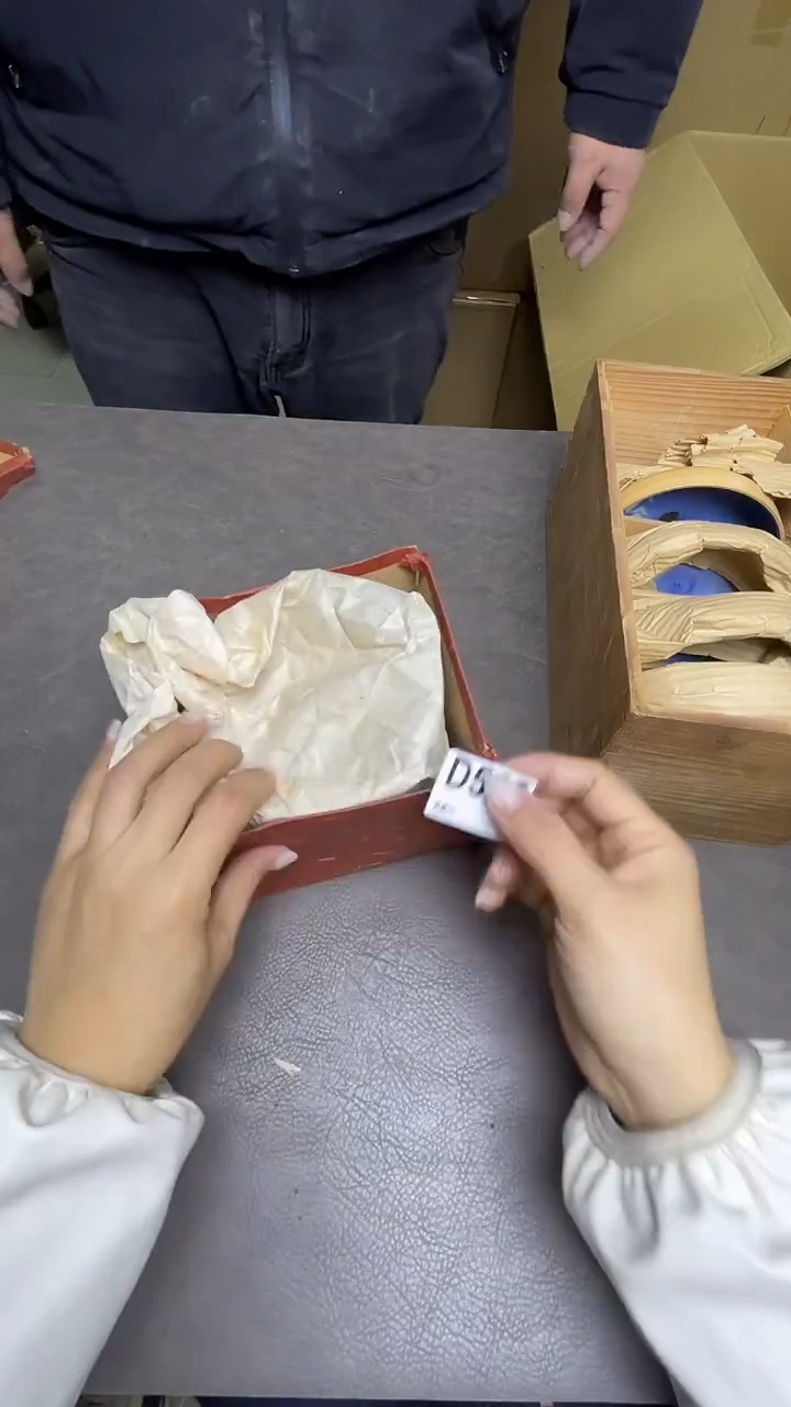 瓷片言**晏默认微瑕，谨慎参拍D523