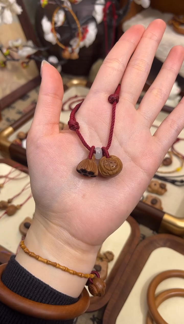 手串桃核【桃缘行】红绳「福气莲莲」桃木桃核辟、挡、驱、护 红绳可调节