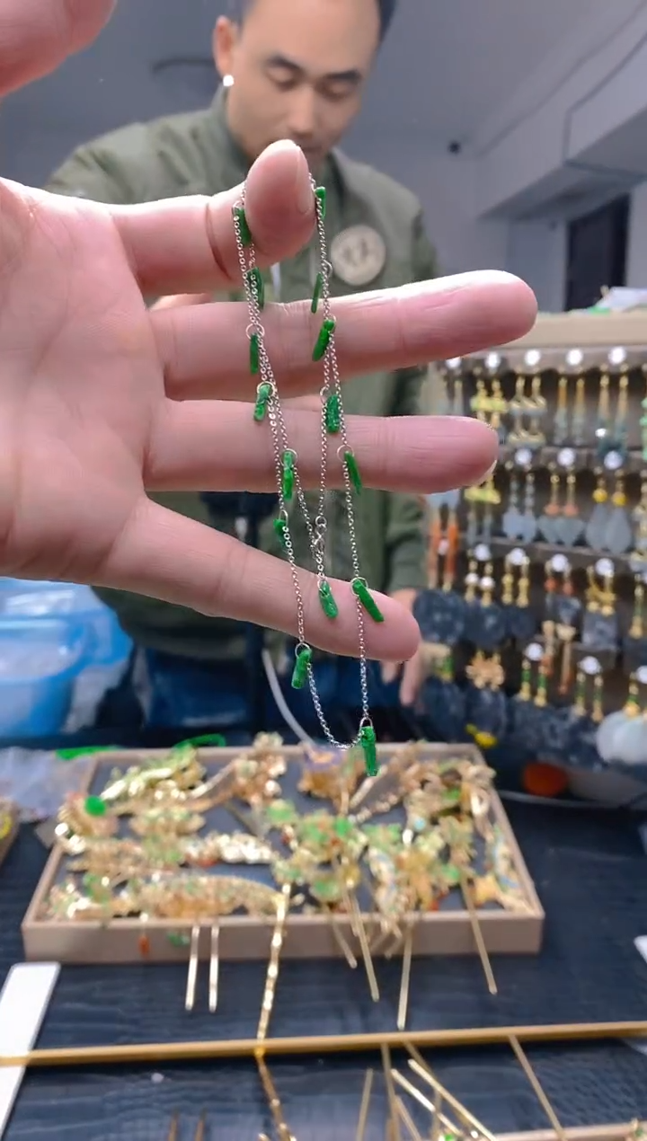 【闪购商品】翡翠耳饰银S925镶嵌175翡翠锁骨链