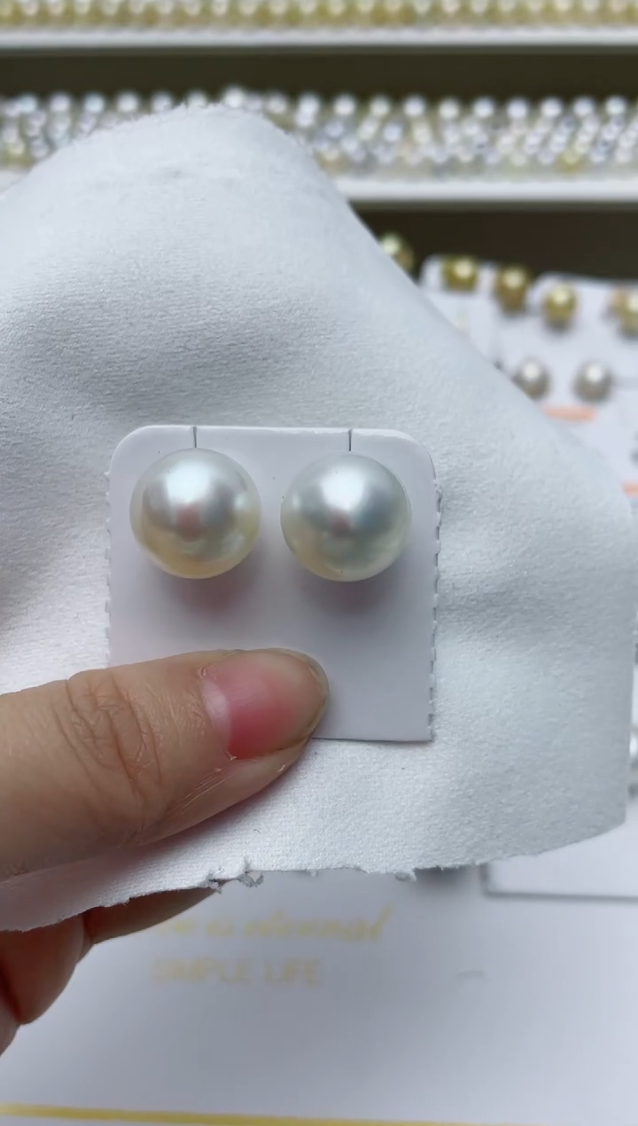 【闪购商品】海水珍珠耳饰18K金镶嵌A104