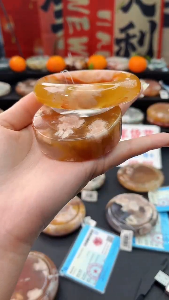 【闪购商品】石英质玉手镯未镶嵌赠送镯心（62圈口）