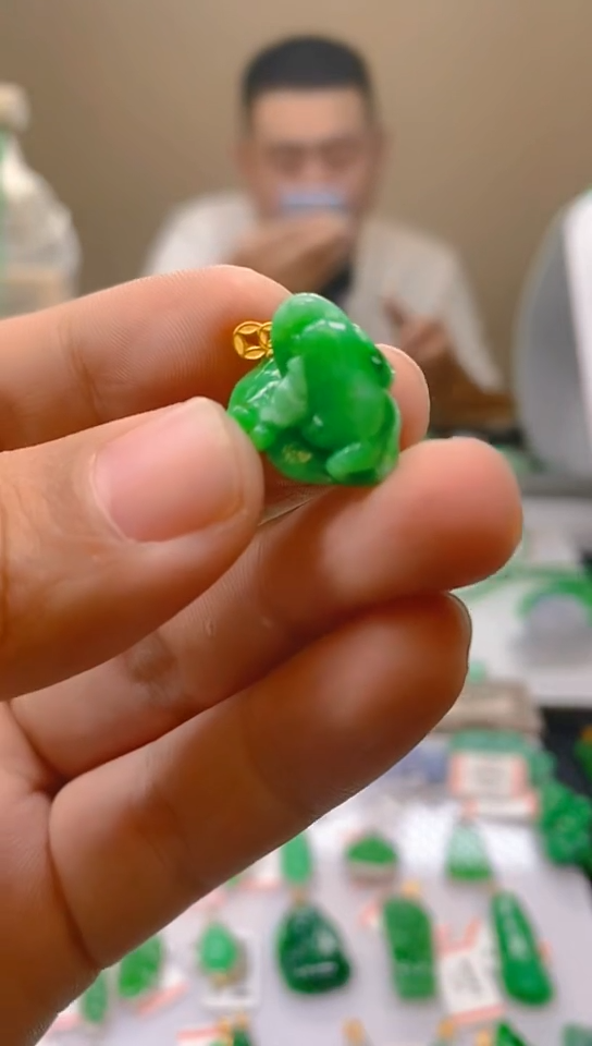 【闪购商品】翡翠颈饰18K金镶嵌新号开播，全场乱卖