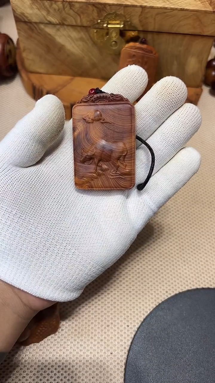 柏木（崖柏）で****~南太行崖柏牛无事牌